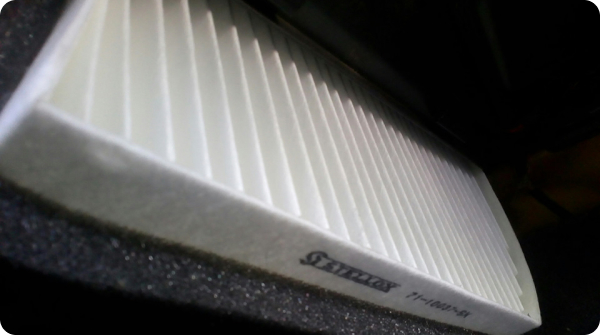 Замена салонного фильтра — фото