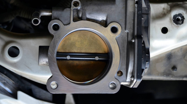 Чистка дроссельной заслонки — фото