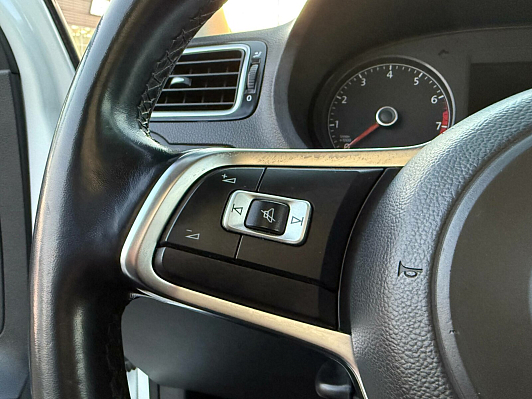 Volkswagen Polo SELECT, 2019 года, пробег 42017 км