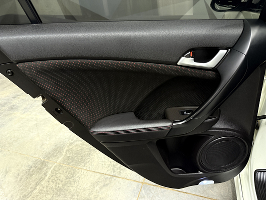 Honda Accord, 2011 года, пробег 204402 км