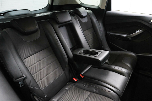 Ford Kuga Titanium, 2016 года, пробег 140792 км