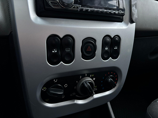 Renault Sandero Expression, 2010 года, пробег 186691 км