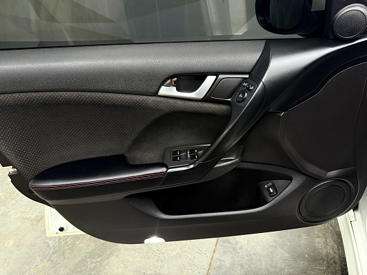 Honda Accord, 2011 года, пробег 204402 км