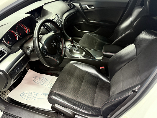 Honda Accord, 2011 года, пробег 204402 км