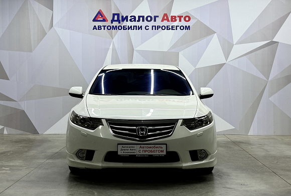 Honda Accord, 2011 года, пробег 204402 км