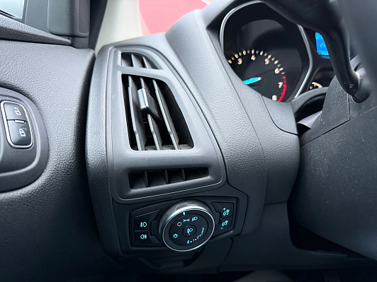 Ford Focus SYNC Edition, 2017 года, пробег 246000 км
