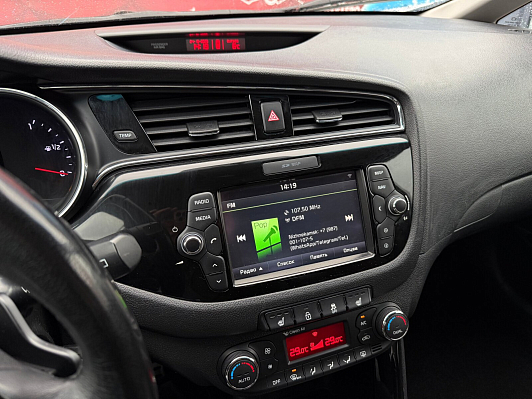 Kia Ceed Luxe, 2016 года, пробег 204000 км