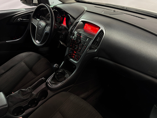 Opel Astra, 2013 года, пробег 222890 км