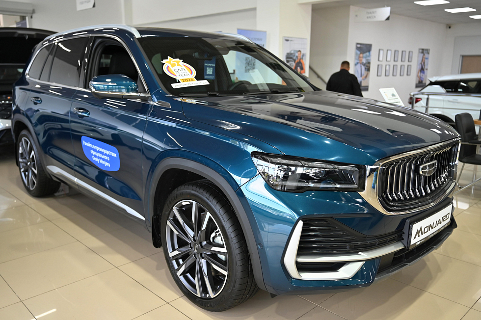 Geely Monjaro Exclusive, синий